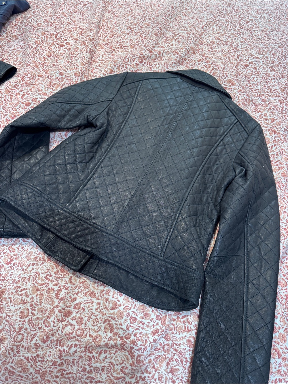 GORGEOUS genuine leather quilted jacket - Picture 3 of 3